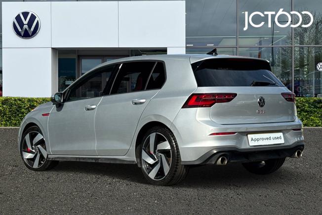 VOLKSWAGEN Golf Photo 3