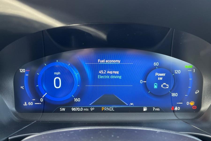 Ford KUGA Photo autoimg-3767fca05a4845f365e7d4b717ff2bcddd966381.jpg