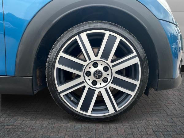 MINI Hatch Photo autoimg-376951488bded6dd0f11d058c1e2a46fe002a1b6.jpg