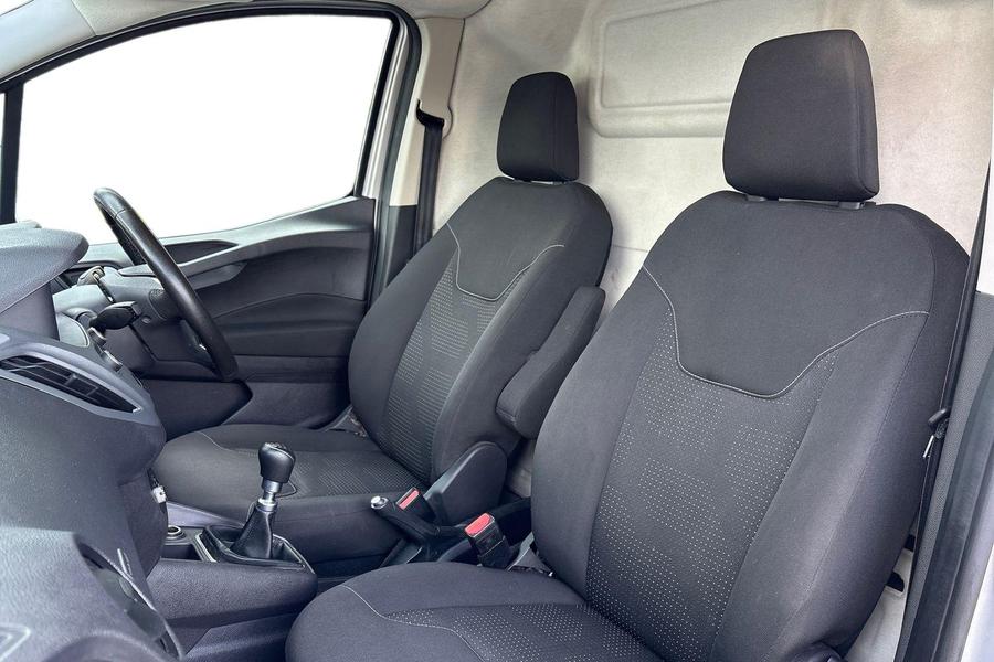 Ford TRANSIT COURIER Photo autoimg-376a80e677c3b8f56babf71c5861c332287628b2.jpg