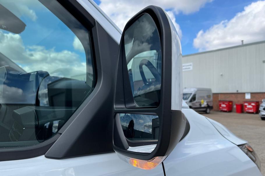 Used Ford E-TRANSIT CUSTOM RX26BFM 37