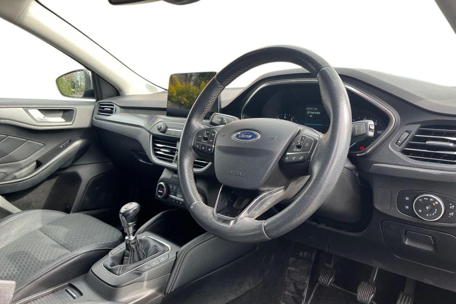 Ford FOCUS Photo autoimg-3776ba6de430810c565022e466163cdc593ad007.jpg