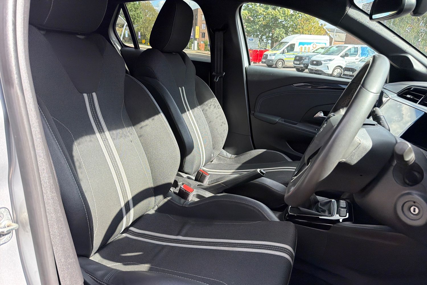 Vauxhall CORSA Photo 16