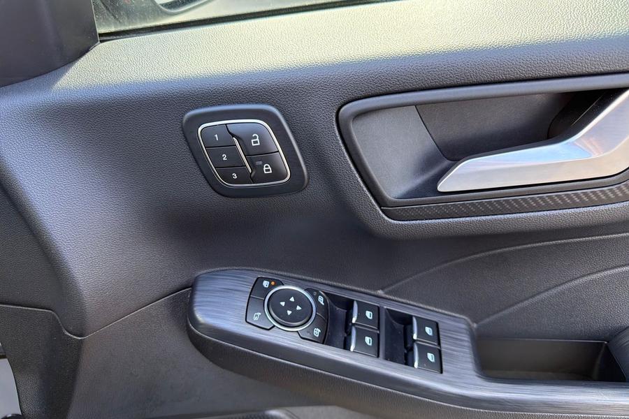 Ford KUGA Photo autoimg-3780d81a4cdd35d50d504d36f528cfdc941c3329.jpg