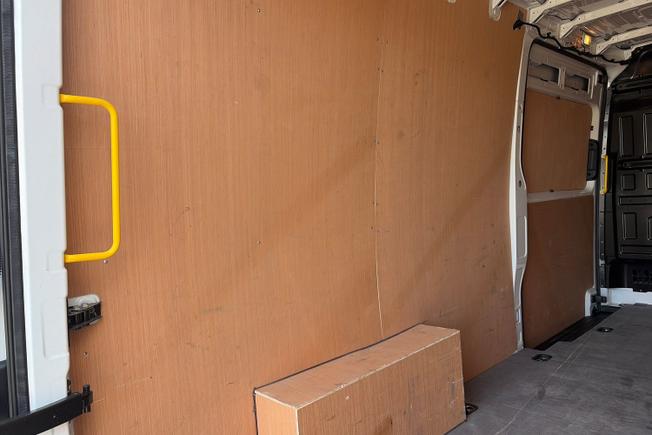 Volkswagen Crafter Photo 36