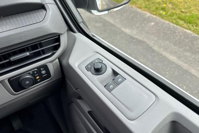 VOLKSWAGEN e-Transporter Photo 37