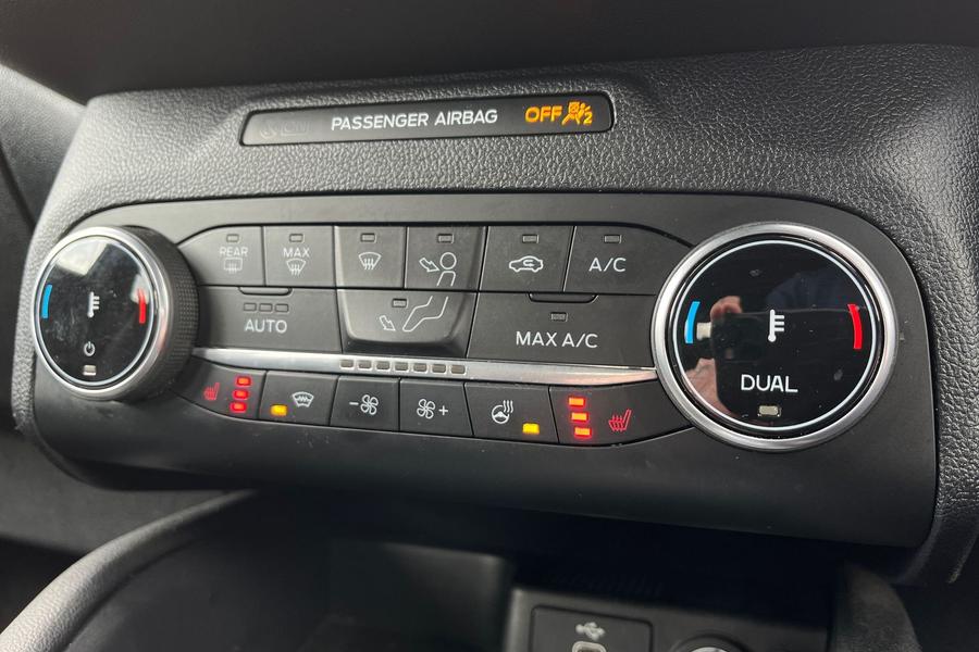 Ford Kuga Photo autoimg-3789950750d833a20f204cdc71fc9ff0baa3ce3d.jpg