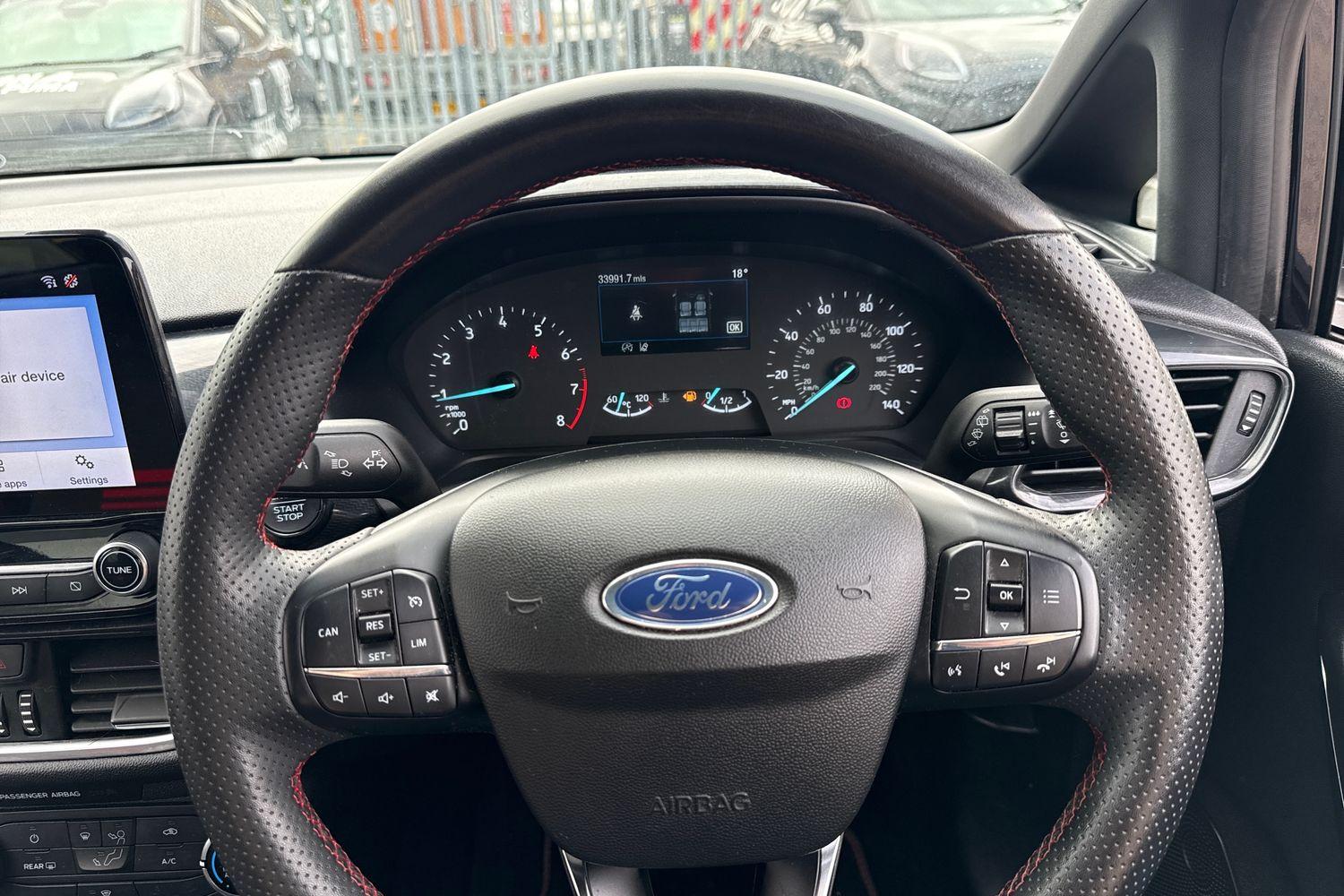 Ford Fiesta Photo 11