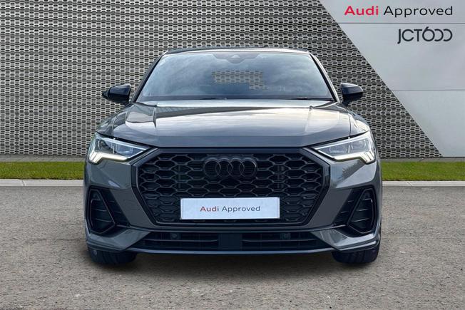 AUDI Q3 Photo 8