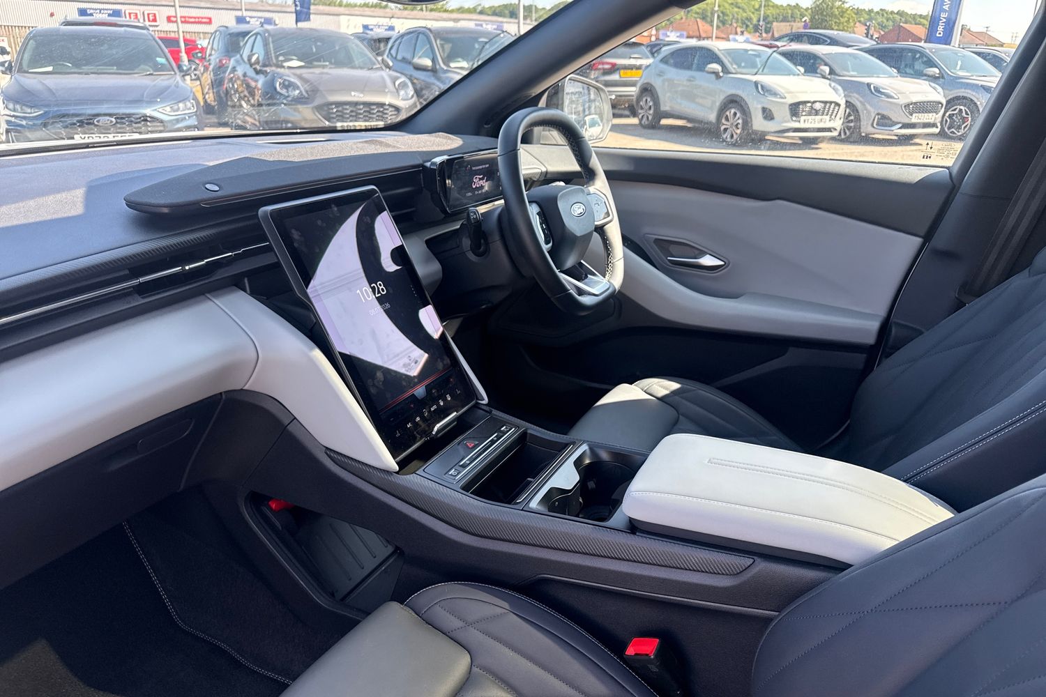 Ford Explorer Photo 17