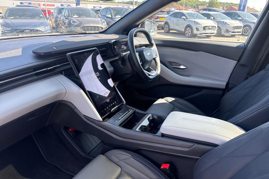 Ford Explorer Photo autoimg-378e0de2e6a6762efb6acdb44062b7e7967728ae.jpg