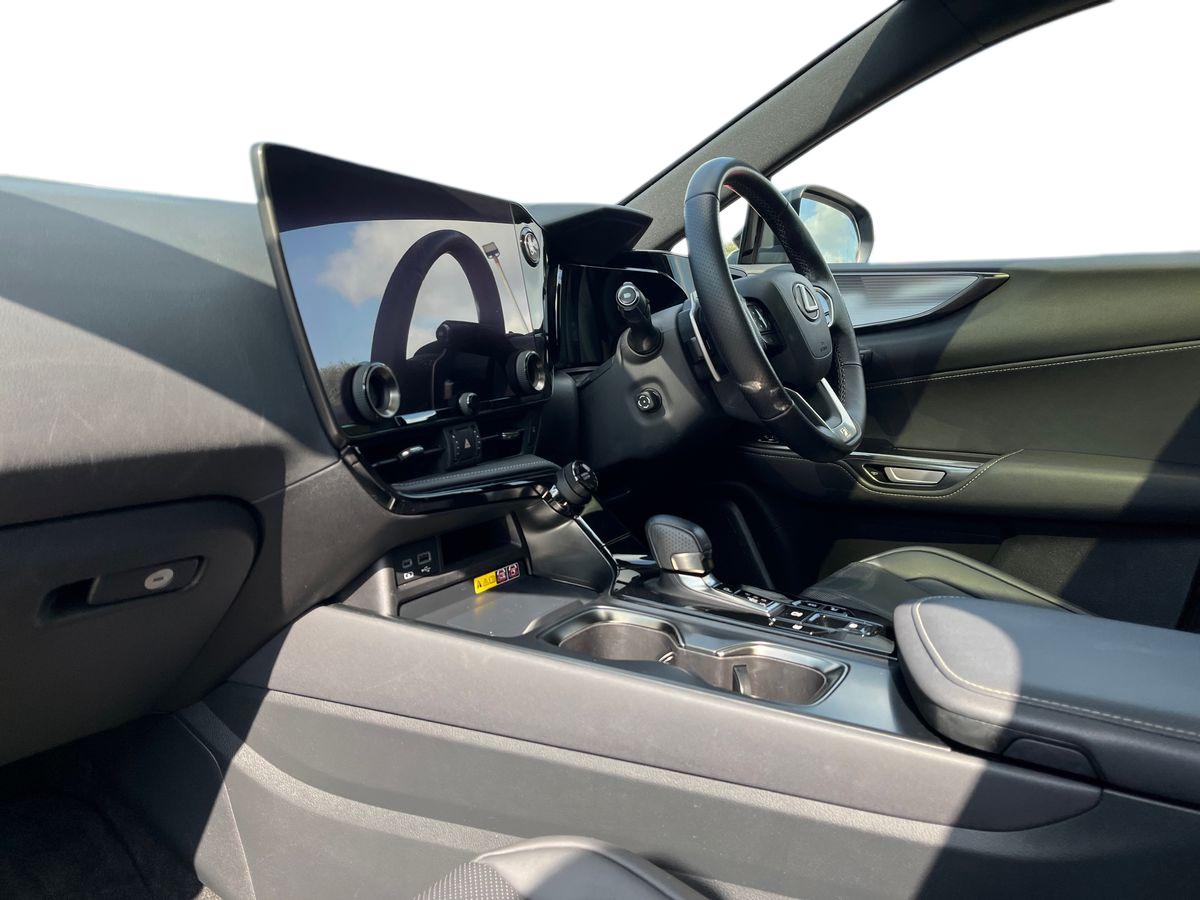 Lexus NX Photo 2
