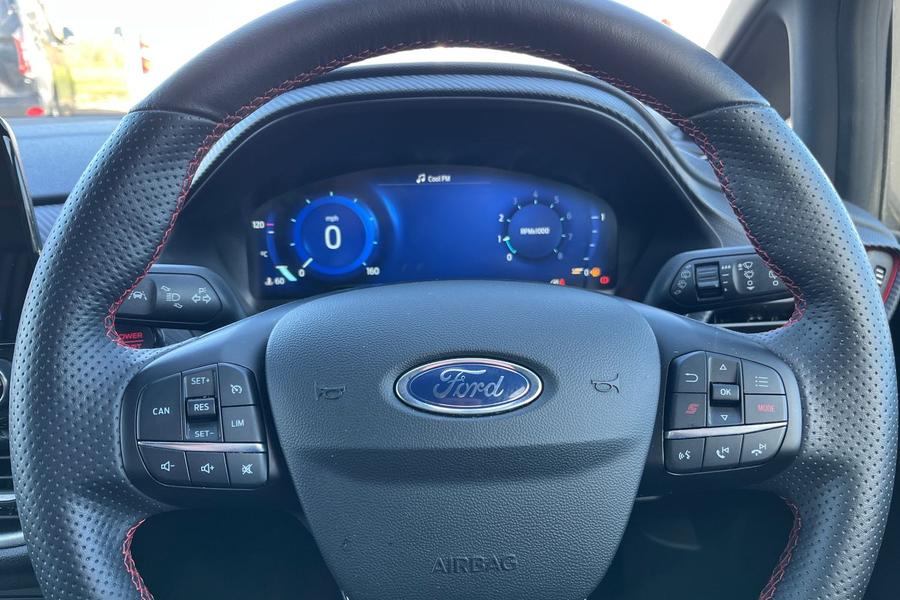 Ford FIESTA Photo autoimg-379407ec3440a353e5dd7e178bc6b5cd3a9b9e5f.jpg