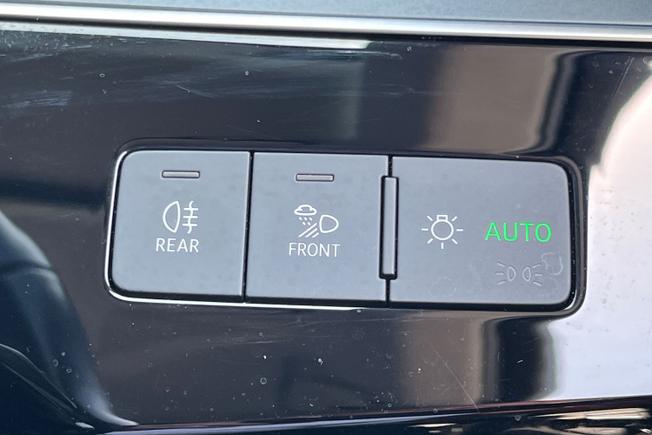 AUDI e-tron Photo 32