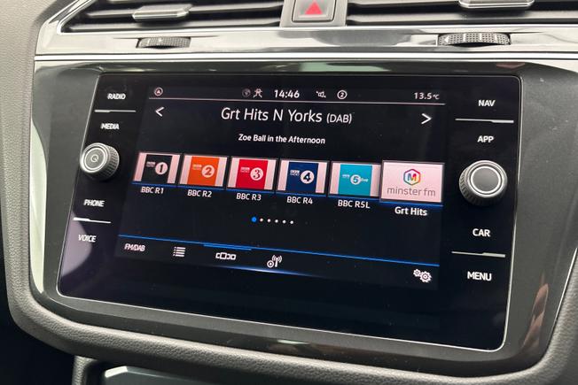 VOLKSWAGEN Tiguan Photo 13