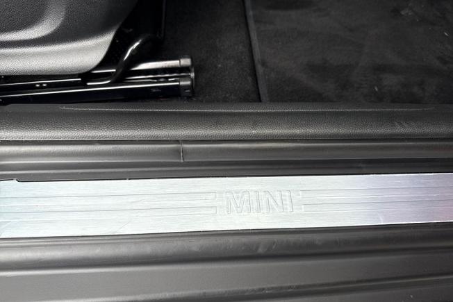 MINI Hatch Photo 28