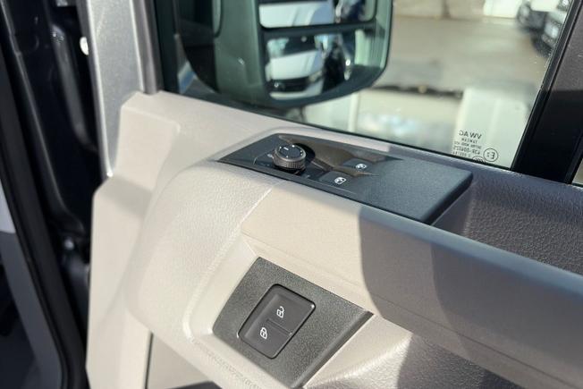 VOLKSWAGEN Crafter Photo 44