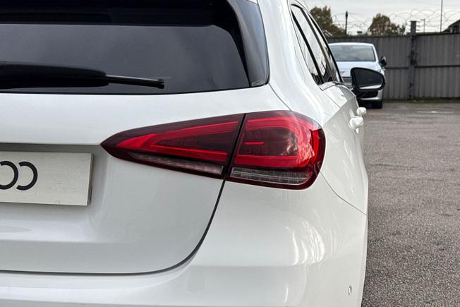 MERCEDES-BENZ A Class Photo 18