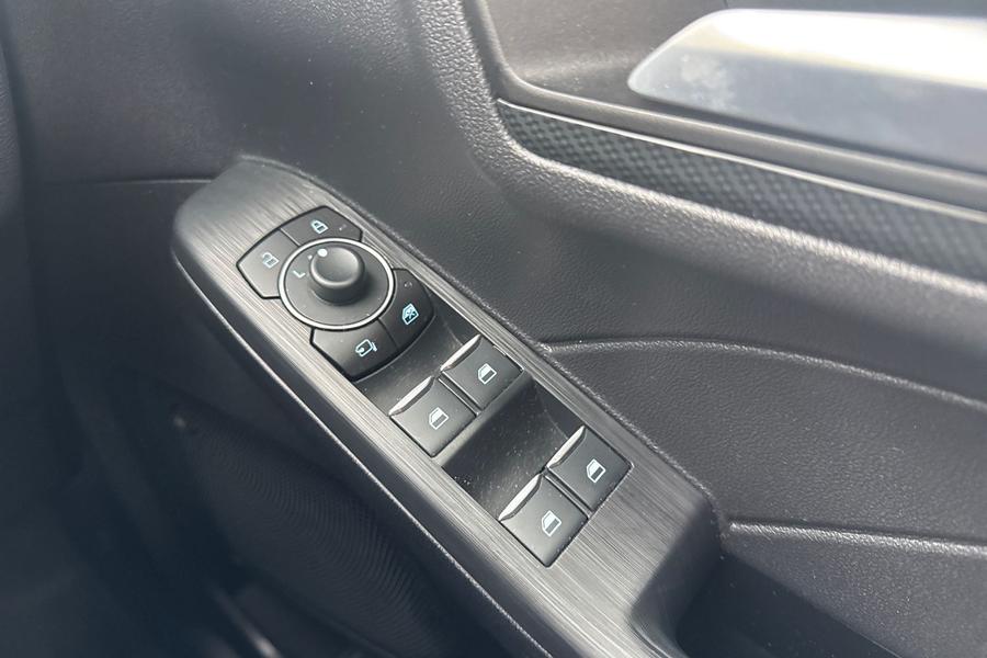 Ford KUGA Photo autoimg-37a3638cfc69999db878cb865fccf3beb38a1698.jpg