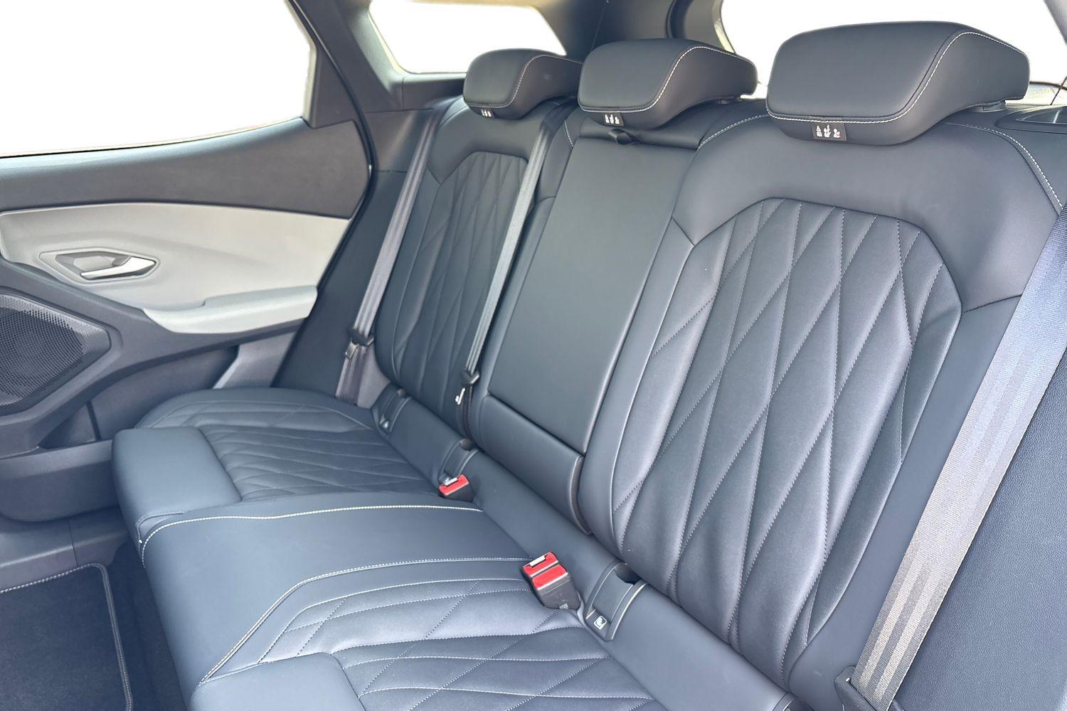 Ford Explorer Photo 10