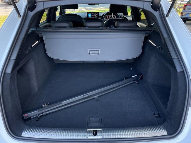 AUDI A4 Avant Photo 12