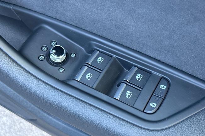 AUDI A4 Photo 31