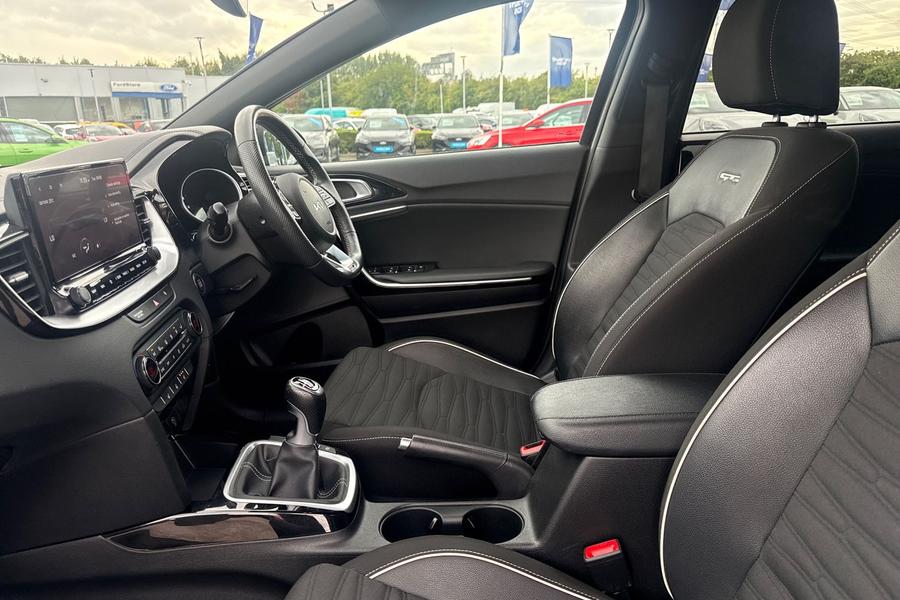 Kia CEED Photo autoimg-37b1341ccd5a7d52c7c0c445a3b3eea821229a0c.jpg