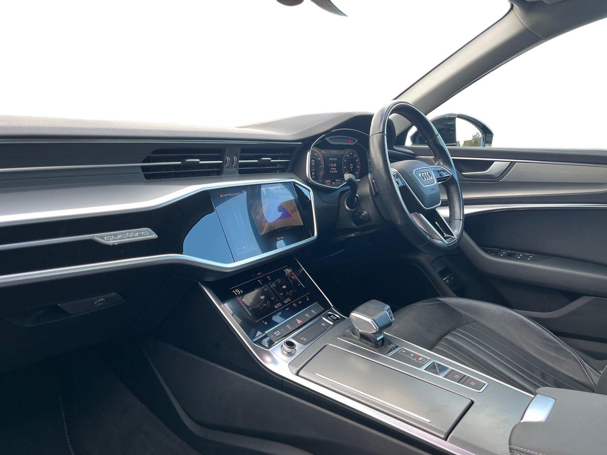 Audi A6 Saloon Photo 2