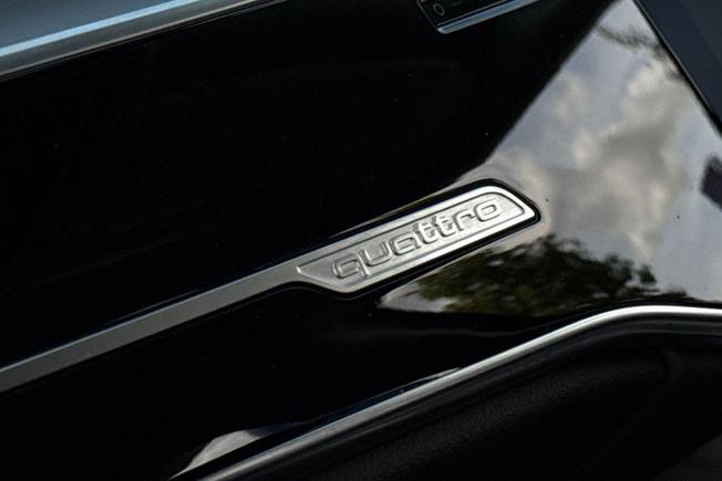 AUDI A8 Photo 36