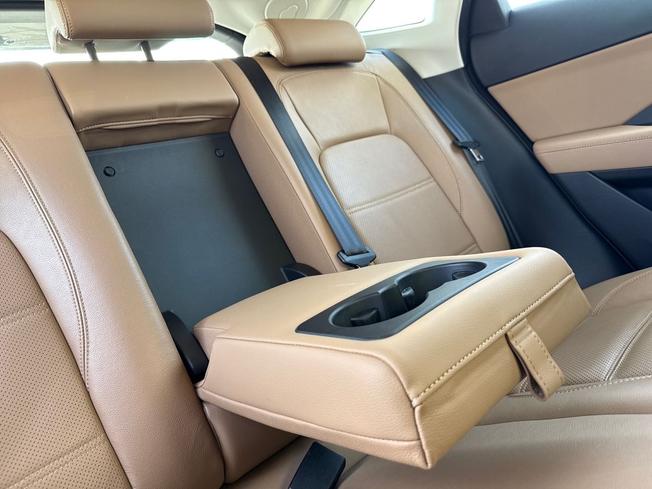 JAGUAR E-Pace Photo 25
