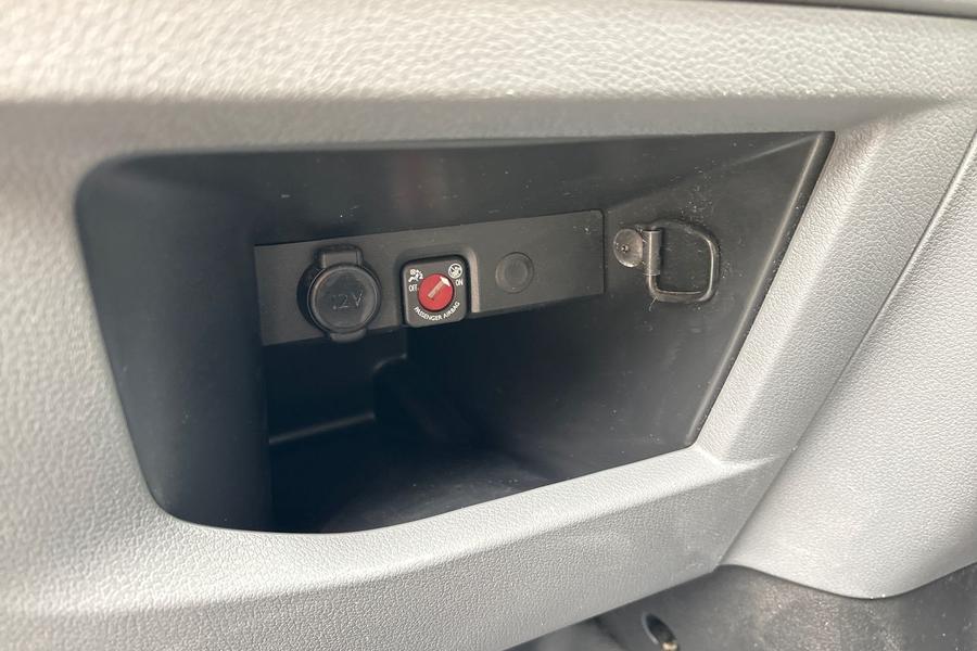 Peugeot EXPERT Photo autoimg-37ba89f14272a456bb2e2401361acc32bcbf2a4e.jpg