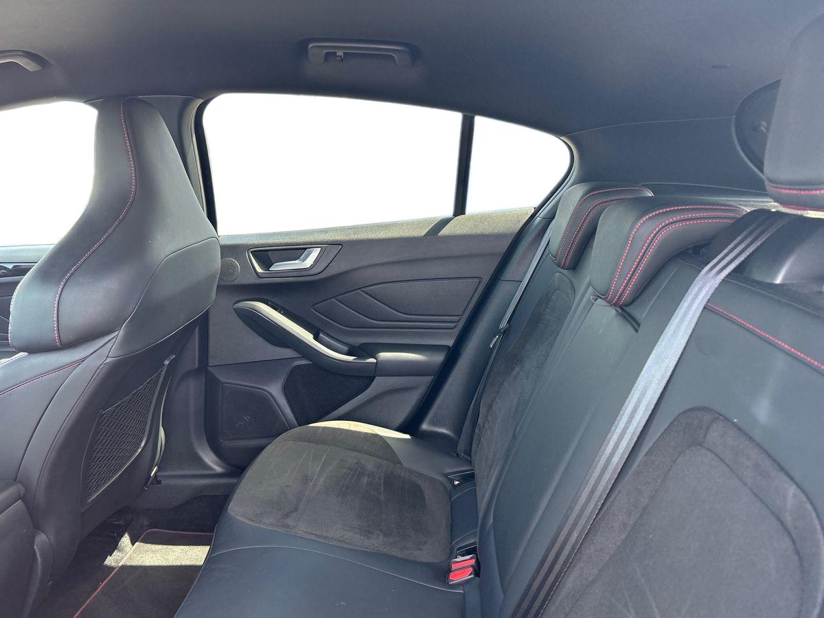 Ford Focus Photo 3