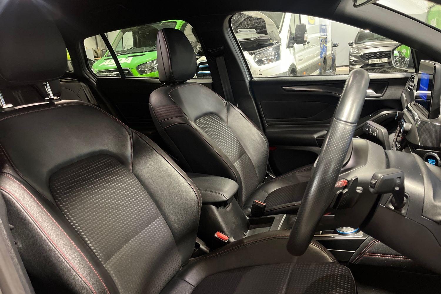 Ford Focus Photo 16