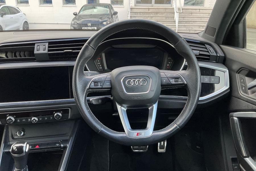 Audi Q3 Photo autoimg-37c3ff7d5b25f69a8332a202dc961037e399d99e.jpg