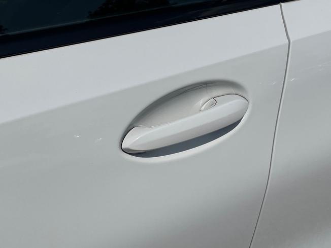 BMW 3 Series Photo 24