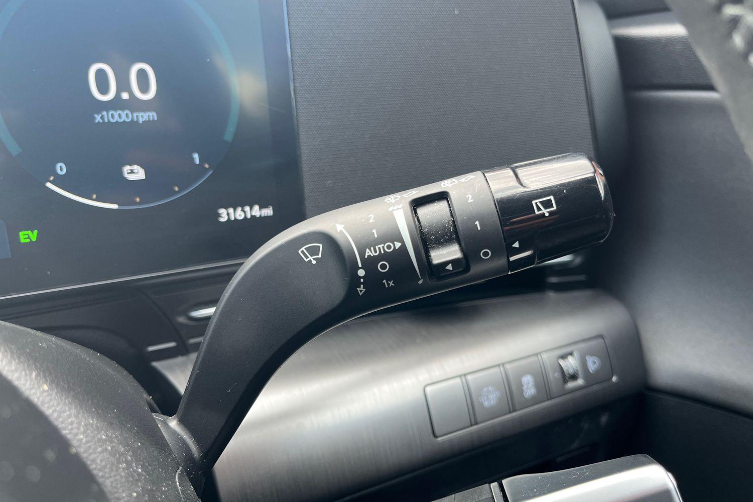 Hyundai KONA Photo 14