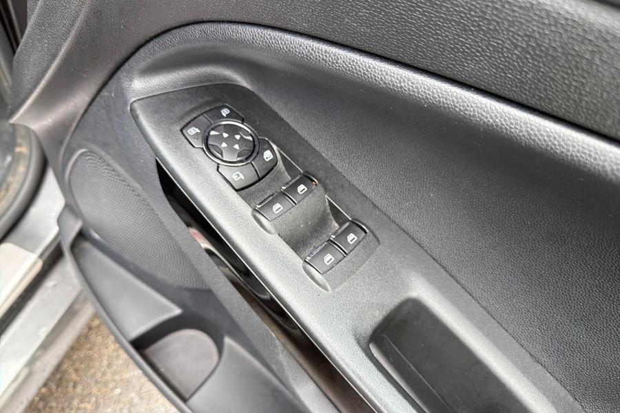 Ford ECOSPORT Photo autoimg-37c8f1c8b919c753bb6b1d1a700c3f69e5be7258.jpg