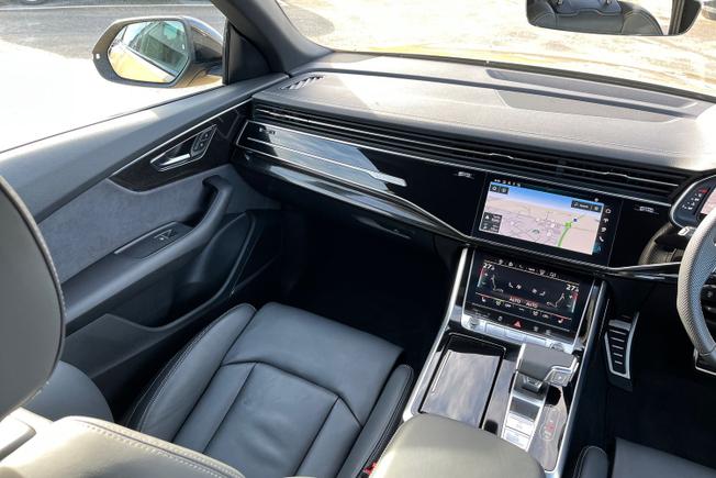 AUDI Q8 Photo 40