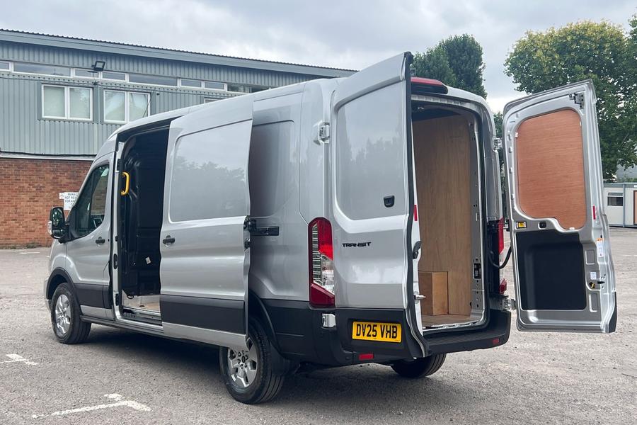 Ford TRANSIT Photo autoimg-37cc82f89c2eaa82c44b3b66f1c3adbad1f20910.jpg