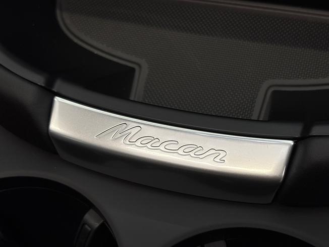 PORSCHE Macan Photo 47