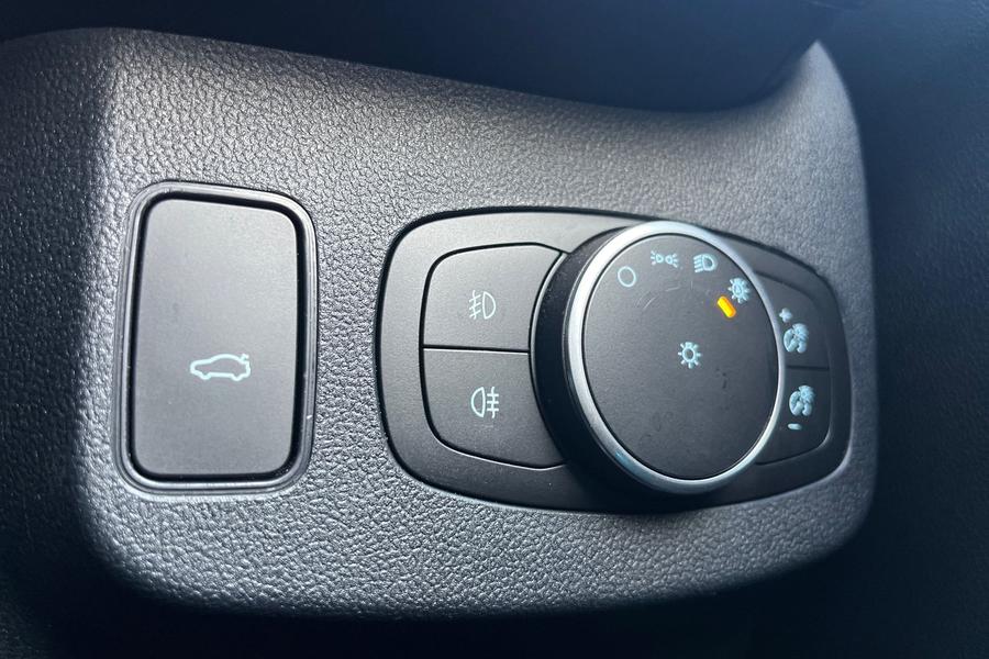 Ford PUMA Photo autoimg-37d31e8ec9284d5e6f038df49c7fb6590c6af872.jpg