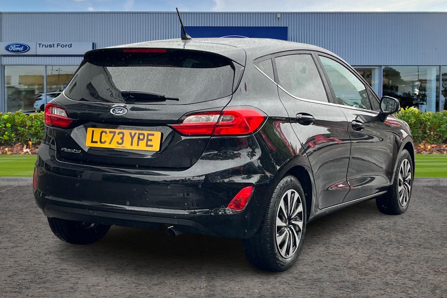 Ford FIESTA Photo 3