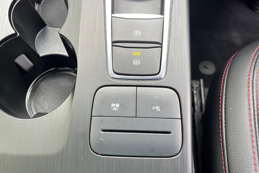 Ford Kuga Photo autoimg-37d3906ddb83a347025d76458f0c8a8002333d30.jpg
