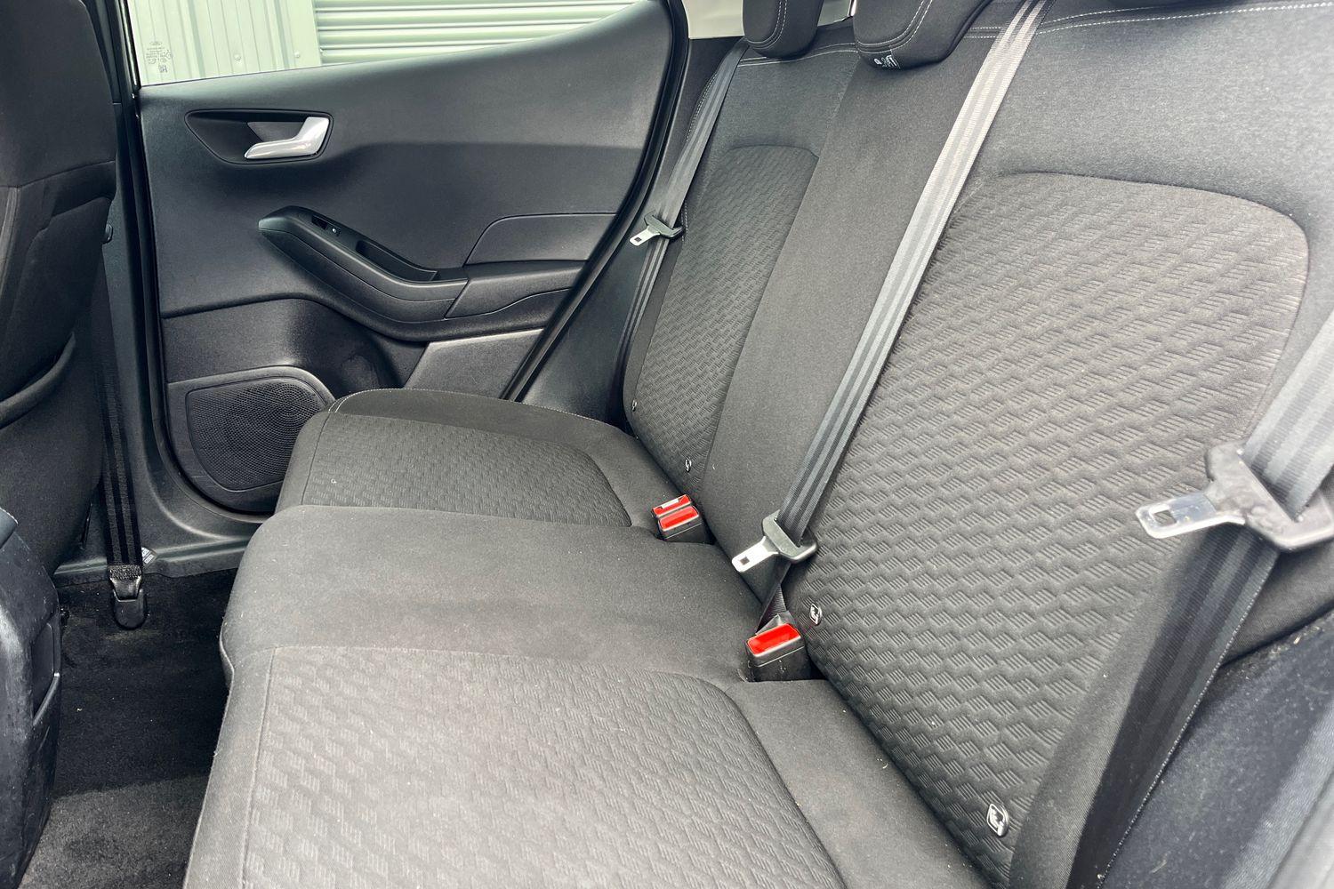 Ford FIESTA Photo 19