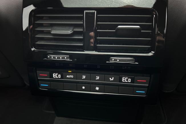 VOLKSWAGEN Touareg Photo 46