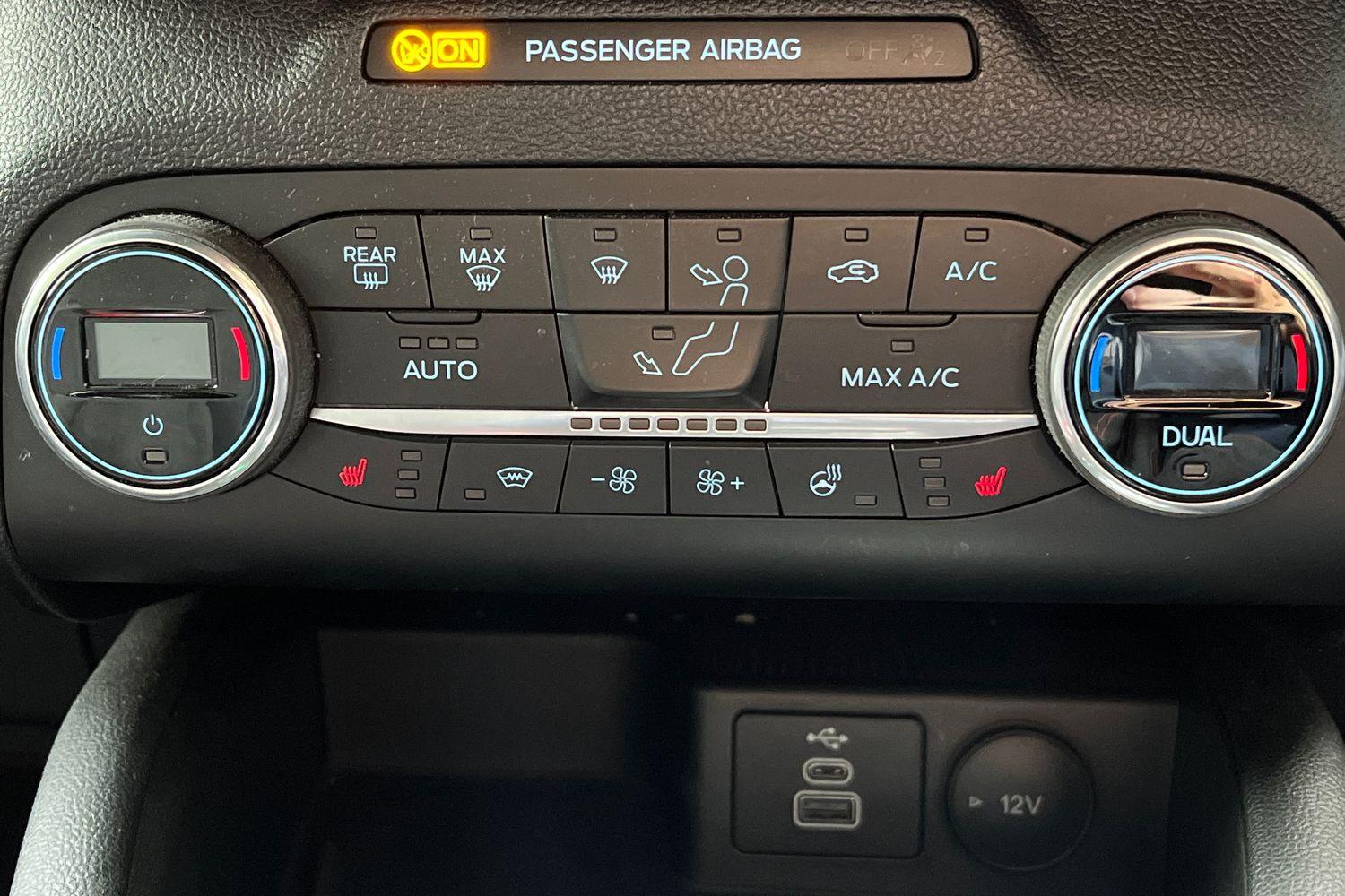 Ford KUGA Photo 30