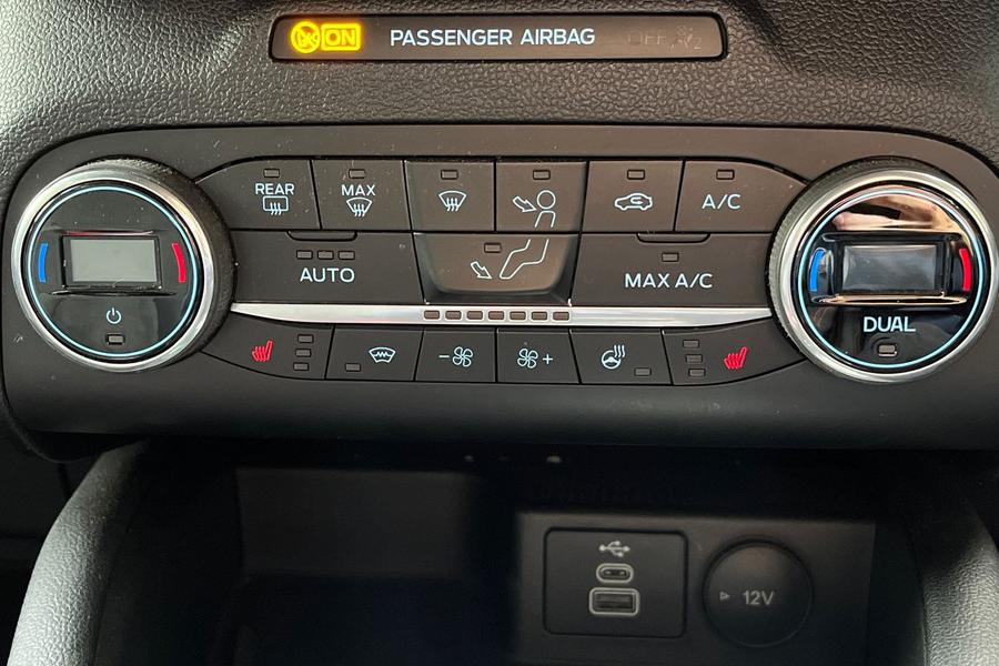 Ford KUGA Photo autoimg-37dfc8ee11f9e3ba3111efc74ed8f7a9ab52f911.jpg