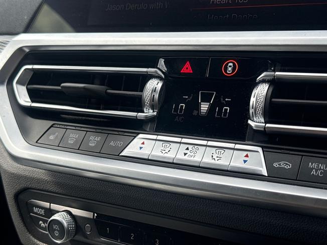 BMW 3 Series Photo 26