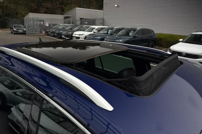 VOLKSWAGEN Tiguan Photo 21