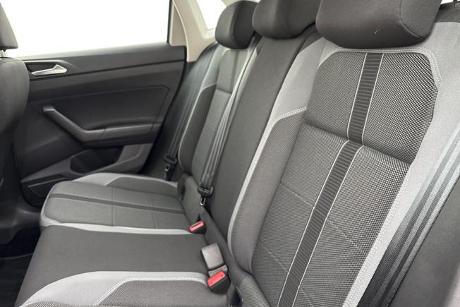 VOLKSWAGEN Polo Photo 9